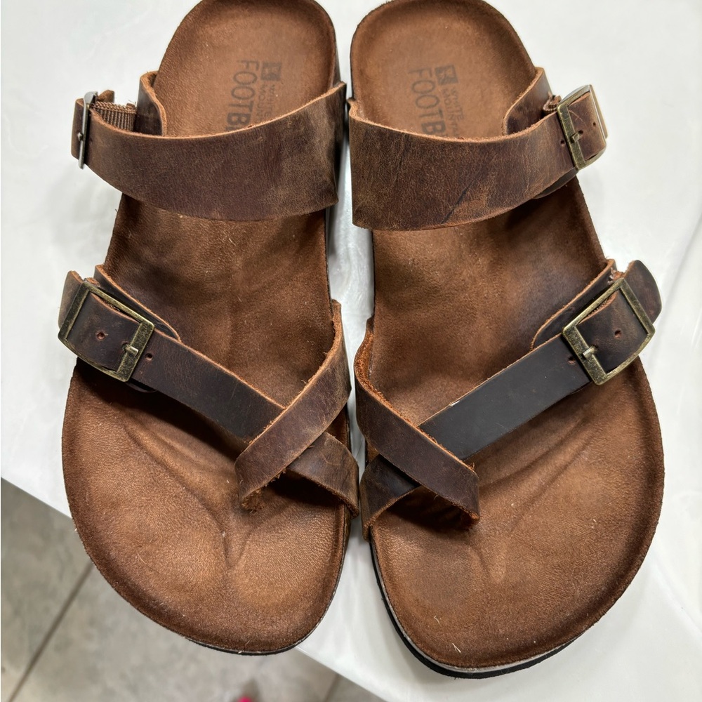 Worn once! Comfortable footbed slides
